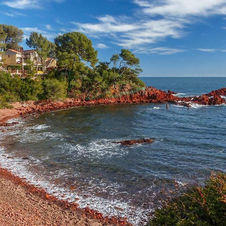 Un Grand Studio Face Au Port De Santa Lucia Saint-Raphael (Var) Exterior foto